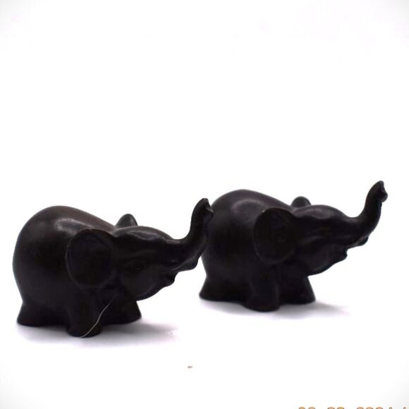 2 - Tiny Carved Wood Elephant Solid (Rare) - Picture 1 of 2